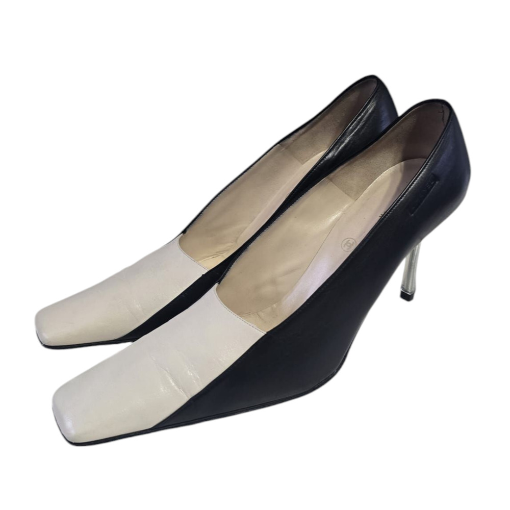 Vintage Chanel black & white square Toe pumps sz 38.5 /7.5 - Picture 3 of 9
